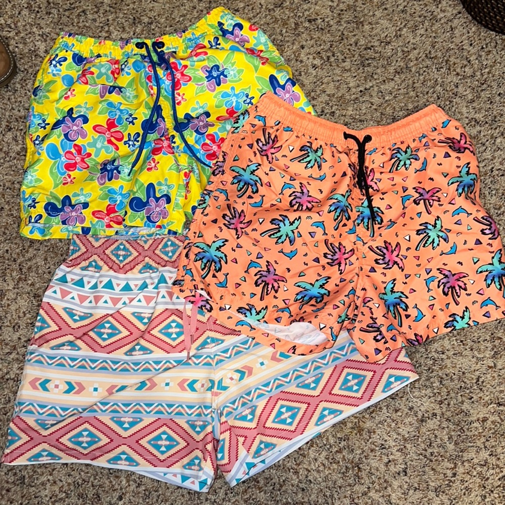 Men’s swim shorts